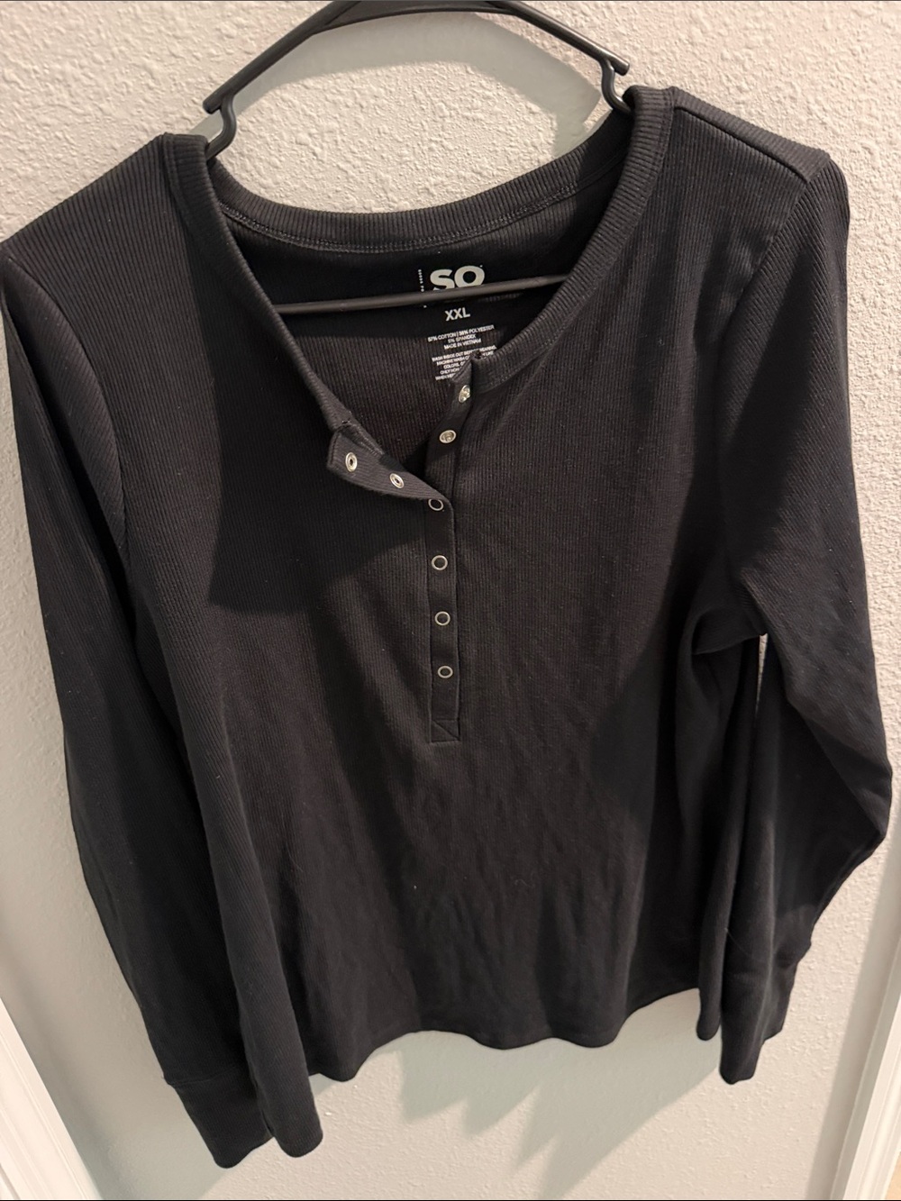 SO Black Long-Sleeve Snap Henley Top
